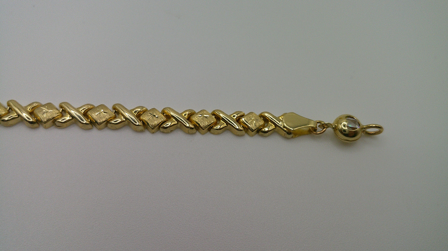 14k yellow gold XO bracelet | fancy cut | square O | 7.25 inches