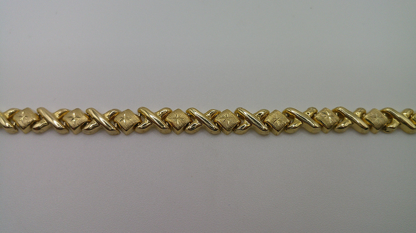 14k yellow gold XO bracelet | fancy cut | square O | 7.25 inches