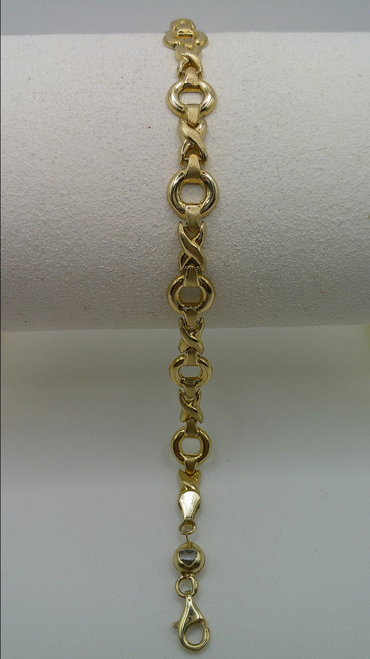 14k yellow gold XO bracelet | open link | 7.25 inches