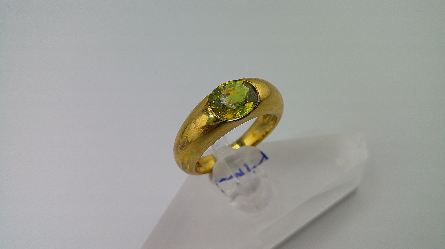 18k yellow gold ring | peridot stone | size 7