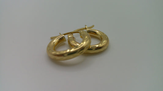 14k yellow gold | fancy cut hoop | 0.5 inch wide