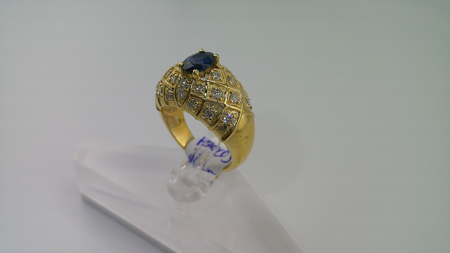 14k gold ring with sapphire stone and small diamonds | size 7