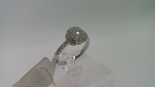 18k gold diamond ring | white gold | .81ct | size 6.75 | diamond cluster