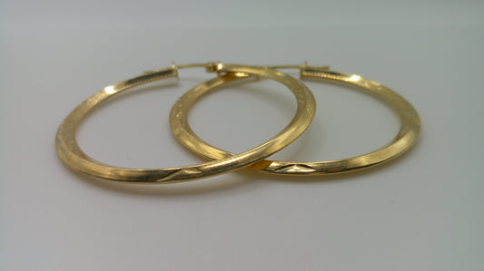 14k yellow gold | diamond cut hoop | 1.5 inch wide