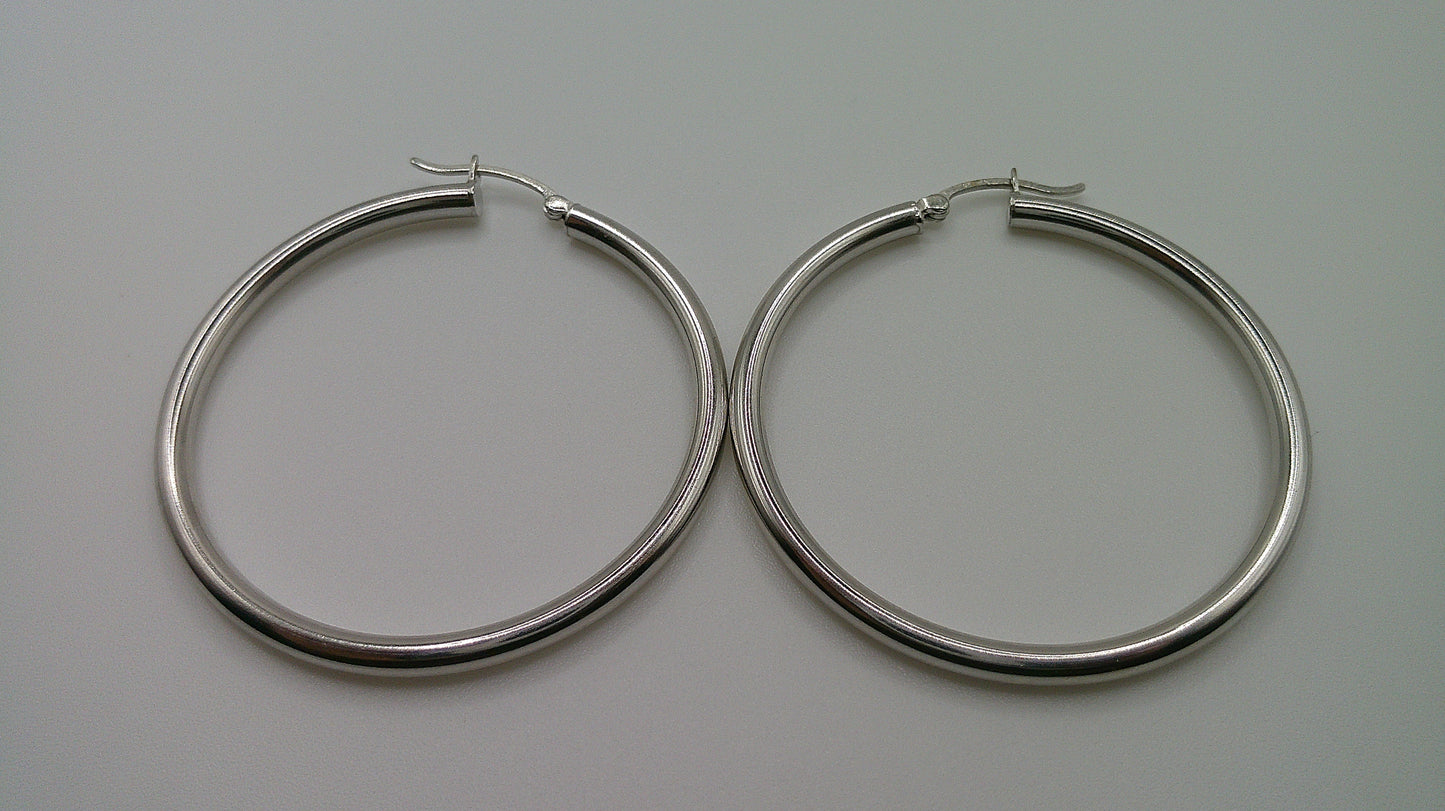 14k white gold | Lightweight classic hoop earring | 2.5mm | 1.5 inches wide