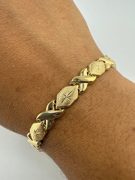 14k yellow gold XO bracelet | star center design | 7 inches