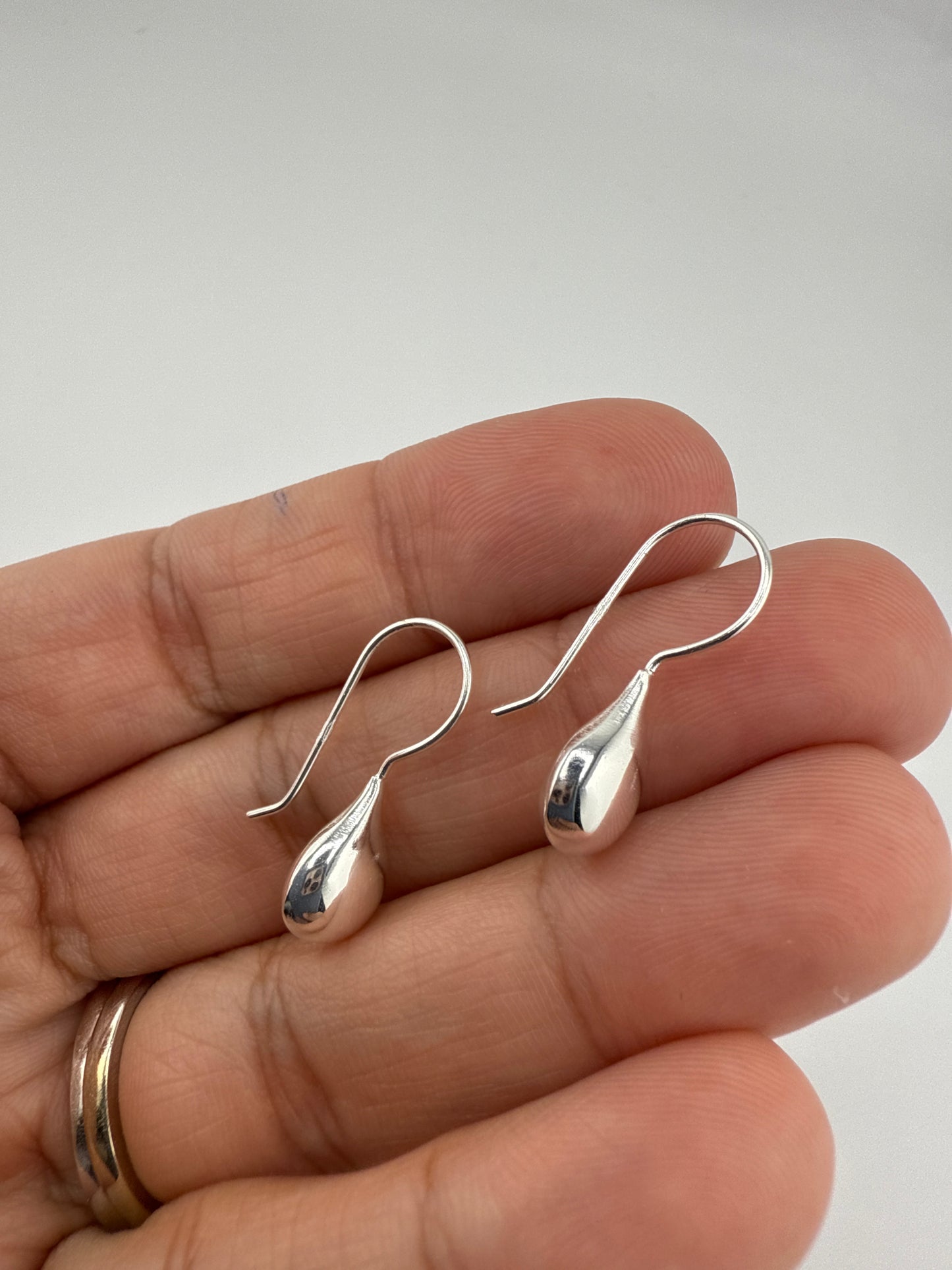 Sterling Silver Kisses Style Earrings