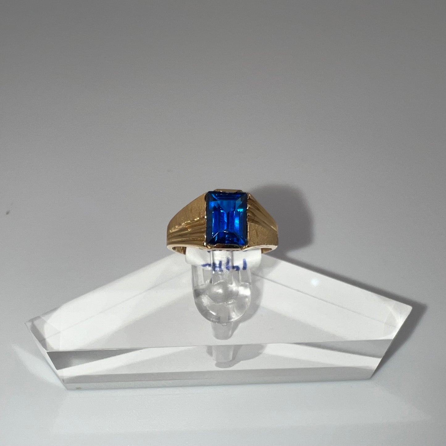 14k gold | blue sapphire stone | size 3.75