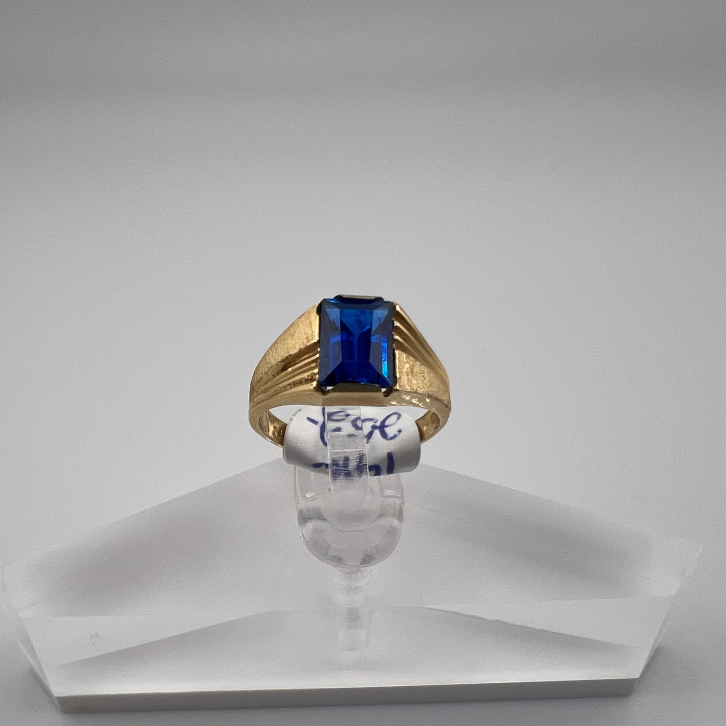 14k gold | blue sapphire stone | size 3.75