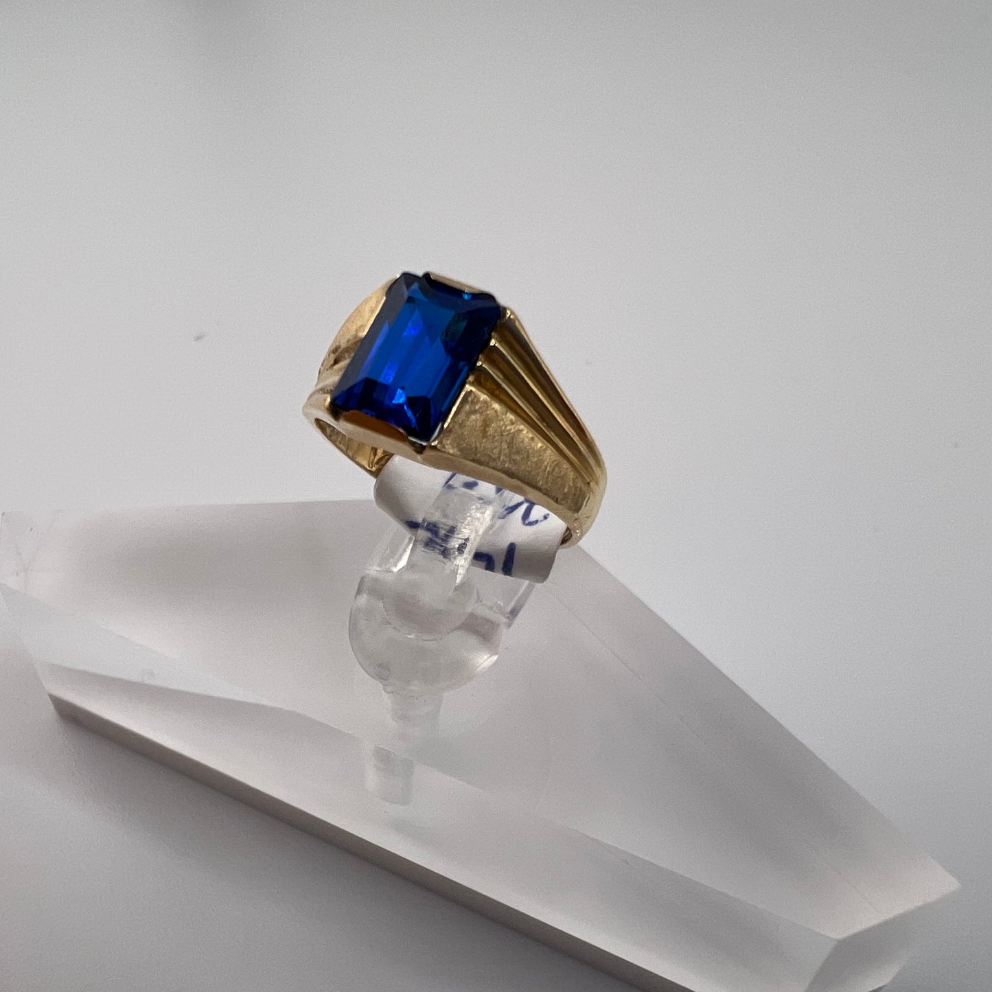 14k gold | blue sapphire stone | size 3.75