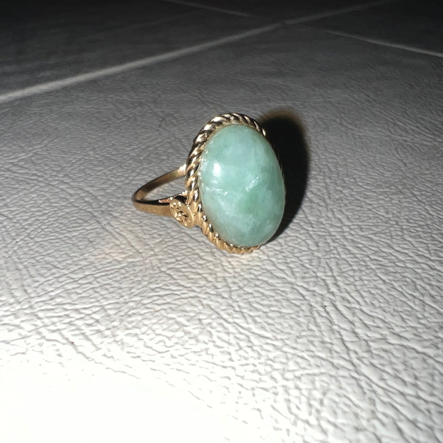 14k gold | jade stone | size 5.25