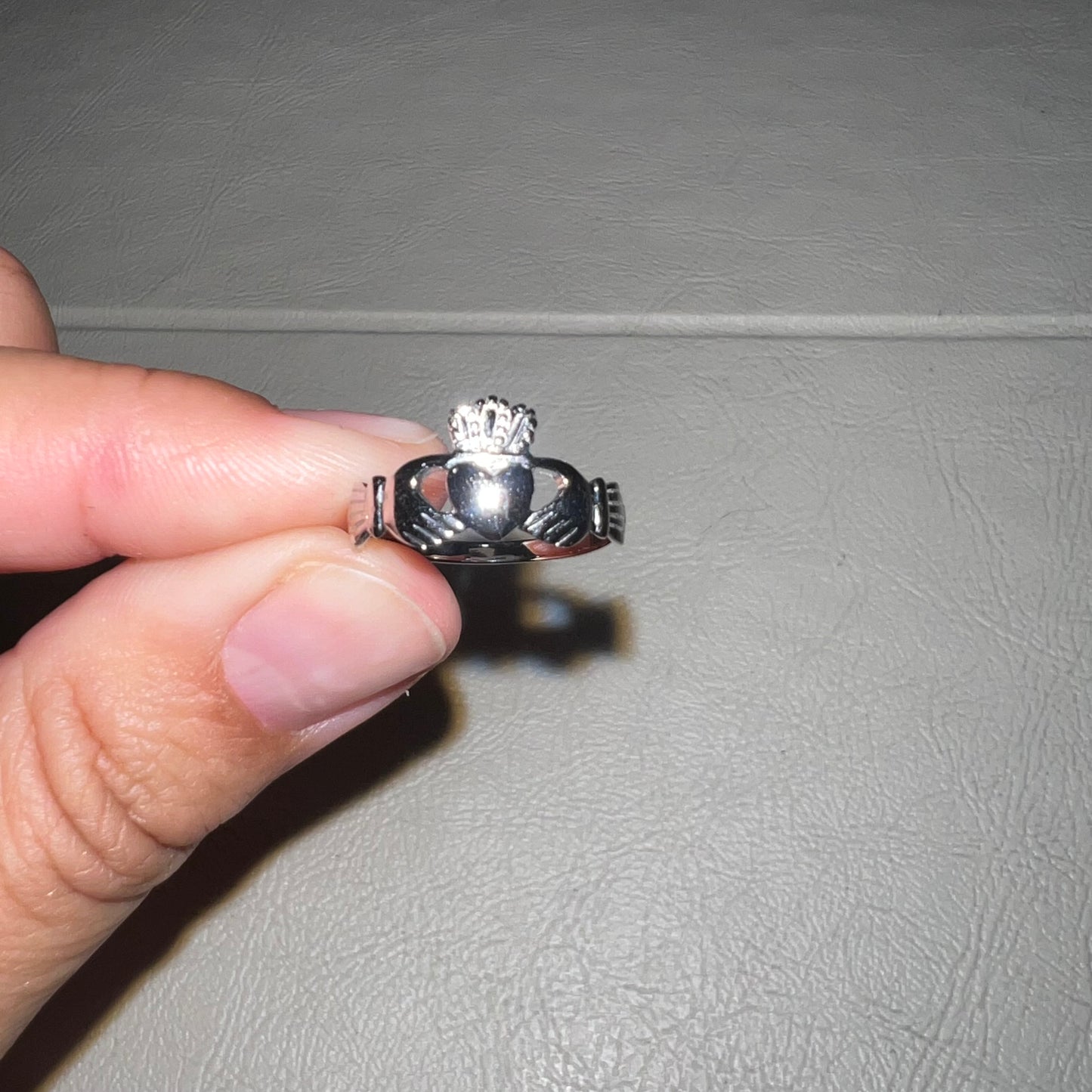 14k white gold | Claddagh ring | size 6.5