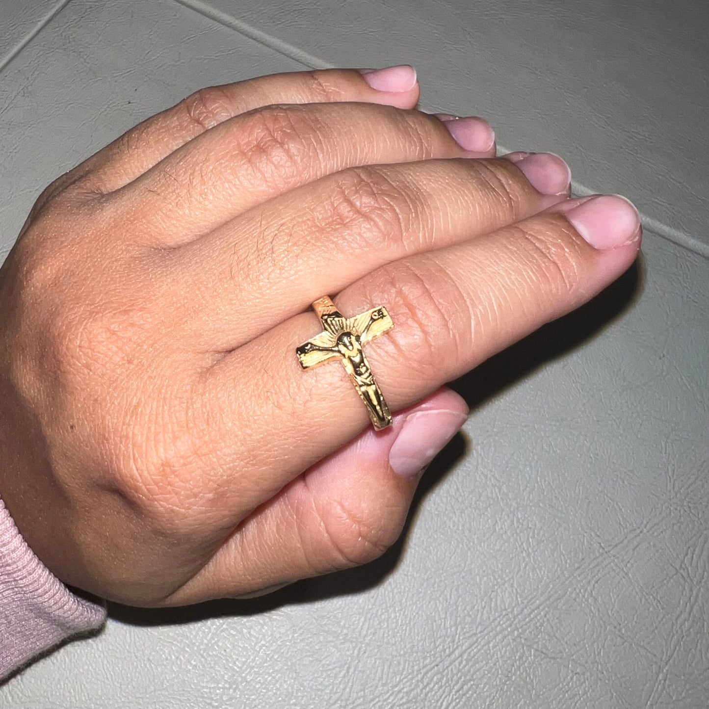 14k gold | religious cross | size 8.5