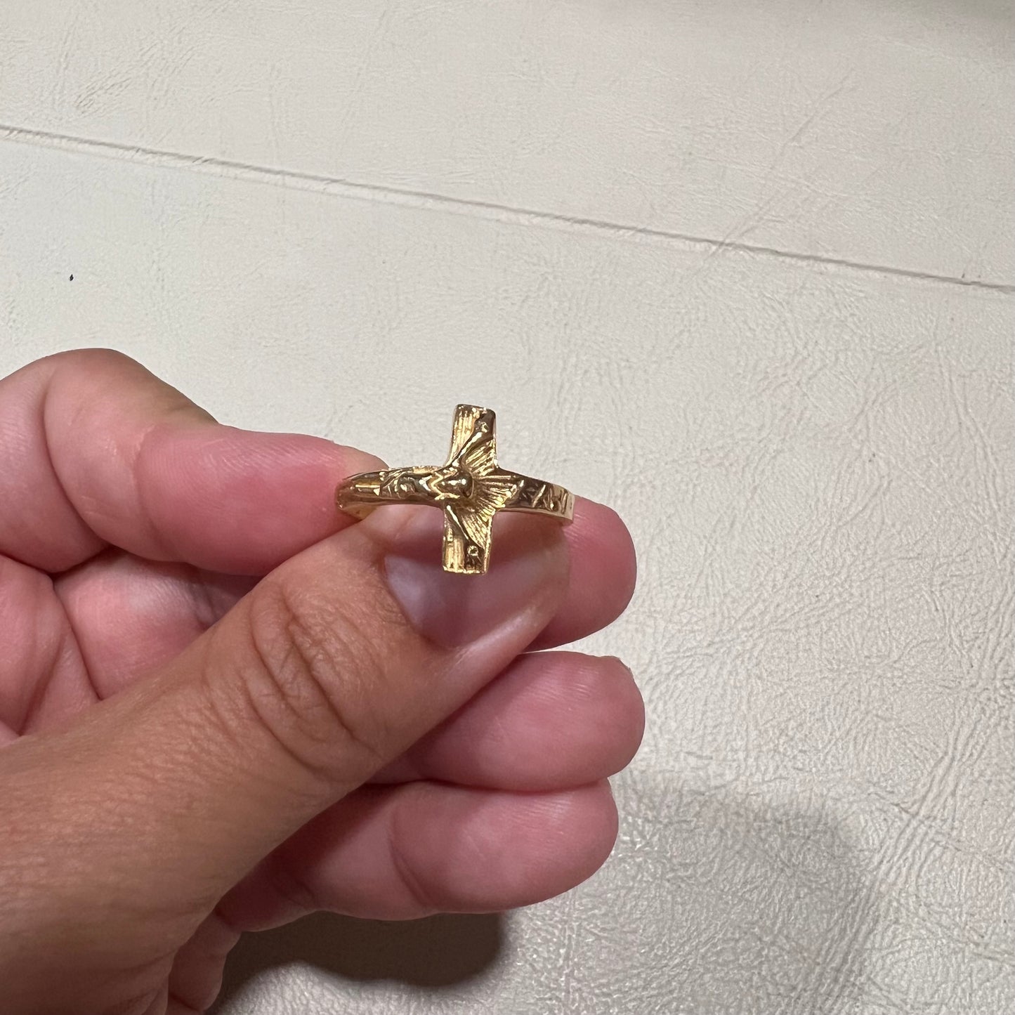 14k gold | religious cross | size 8.5