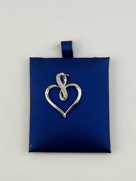 14k white gold heart pendant with diamonds