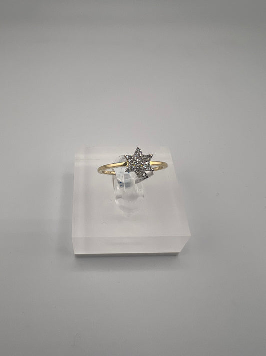 14k yellow gold ring with diamond star