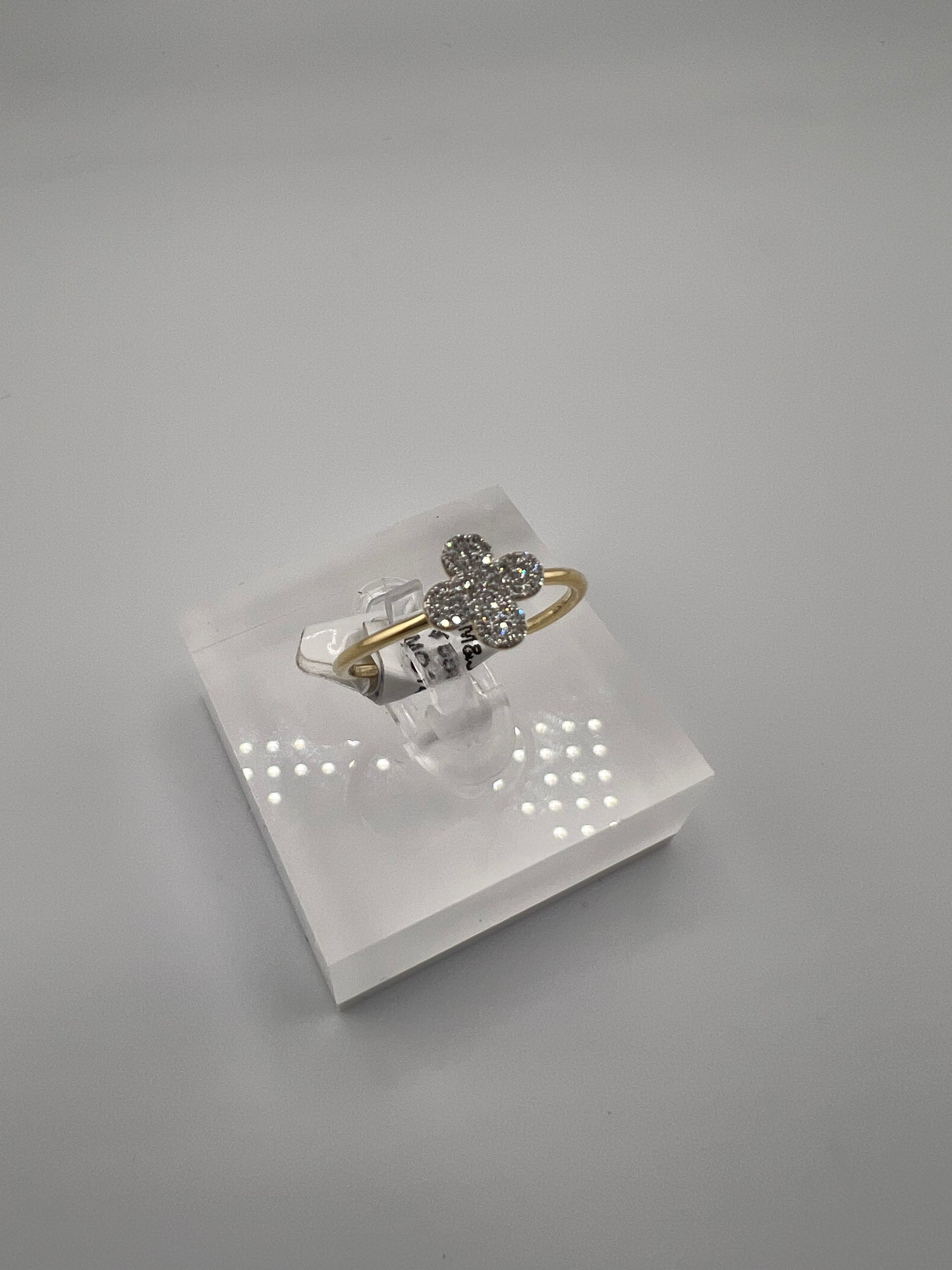 14k yellow gold ring with 4 leaf clover | size 7.25 | 0.10 ct diamonds