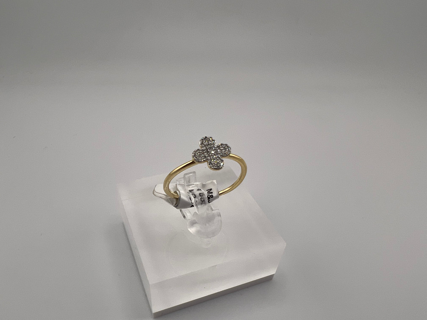 14k yellow gold ring with 4 leaf clover | size 7.25 | 0.10 ct diamonds