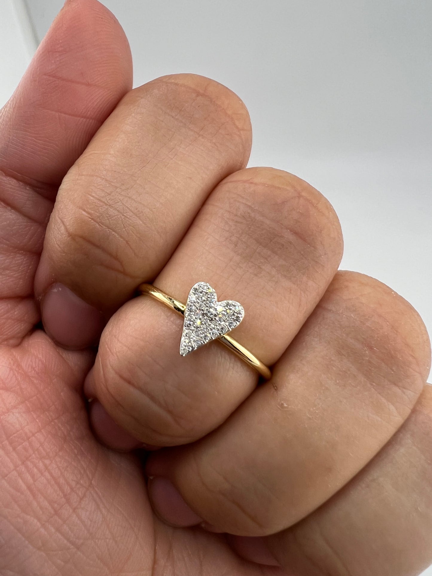 14k yellow gold ring with heart in diamonds | 0.09 ct diamonds | size 7.25