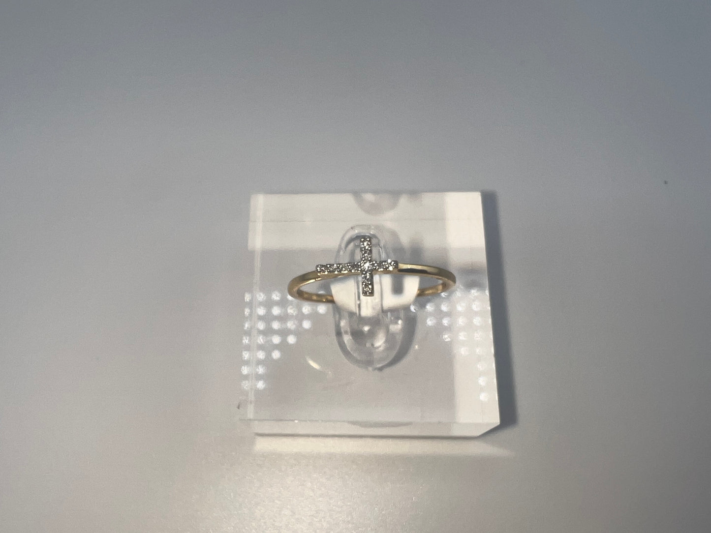 14k gold ring with crucifix in diamonds | size 7.25