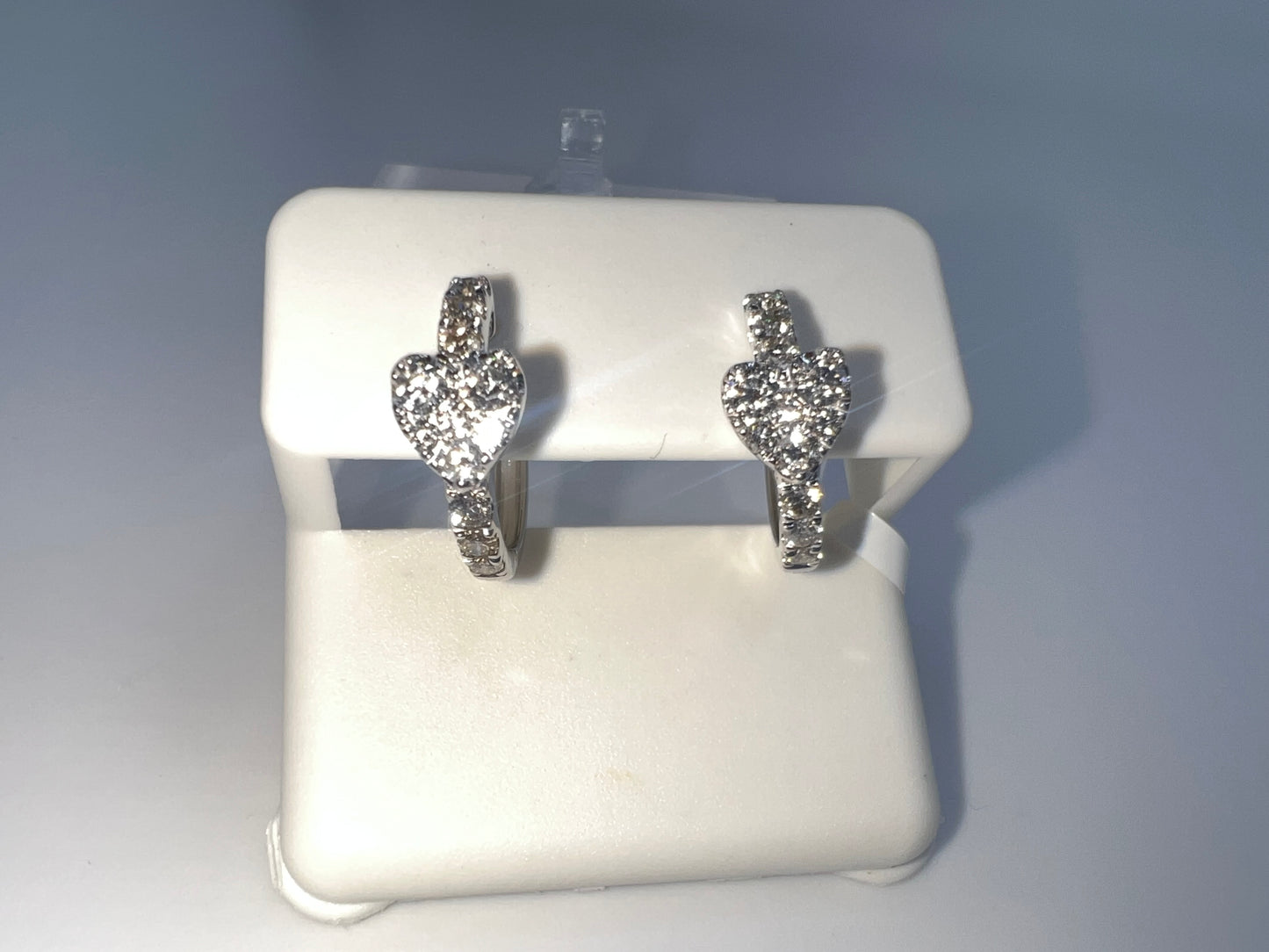 14k heart diamond huggie earrings | 0.70 ct diamonds