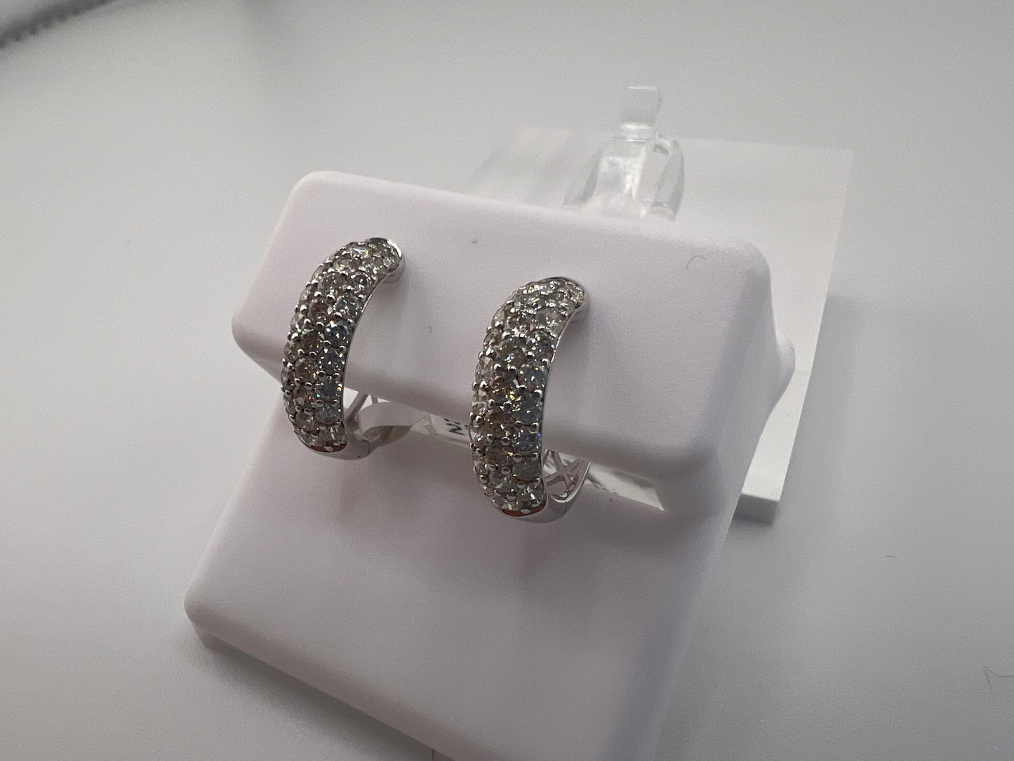 14kt diamond huggie earrings | 1.08 ct diamonds