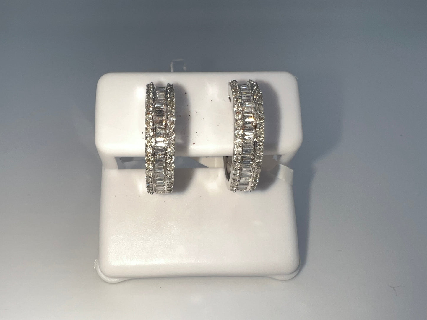 14k gold diamond huggie earrings | 0.83 ct diamonds