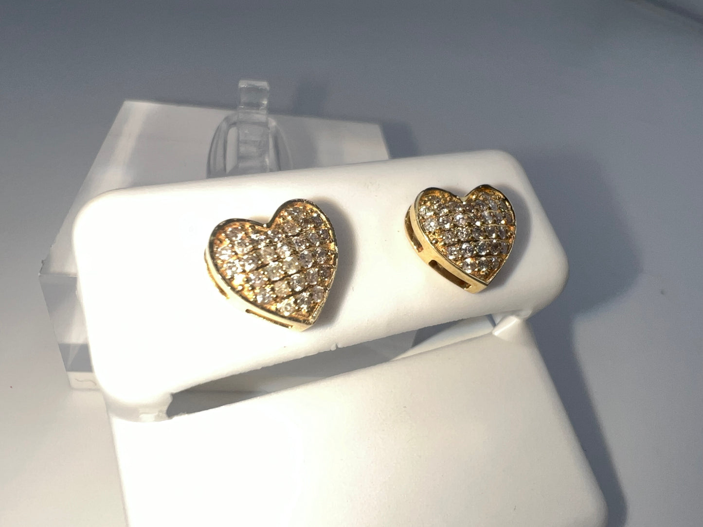 14k gold heart diamond earrings | screwback | 0.37 ct diamond